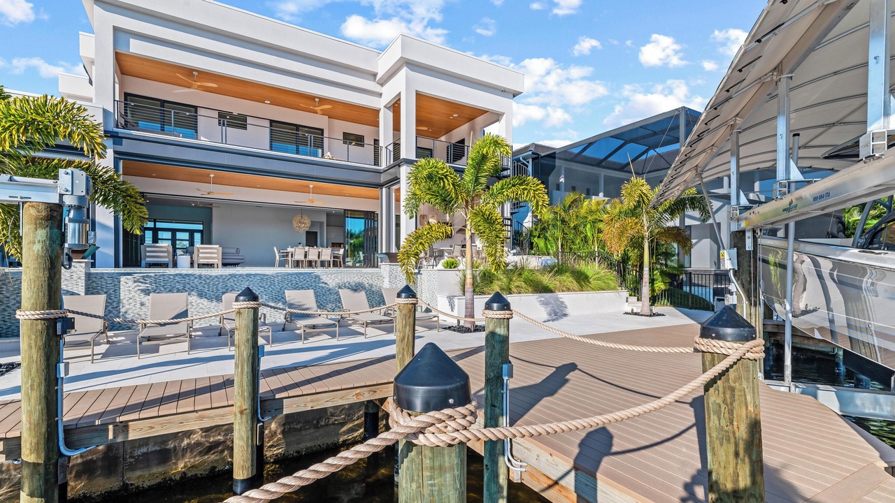 Photo of Patio Balcony in Yacht Club