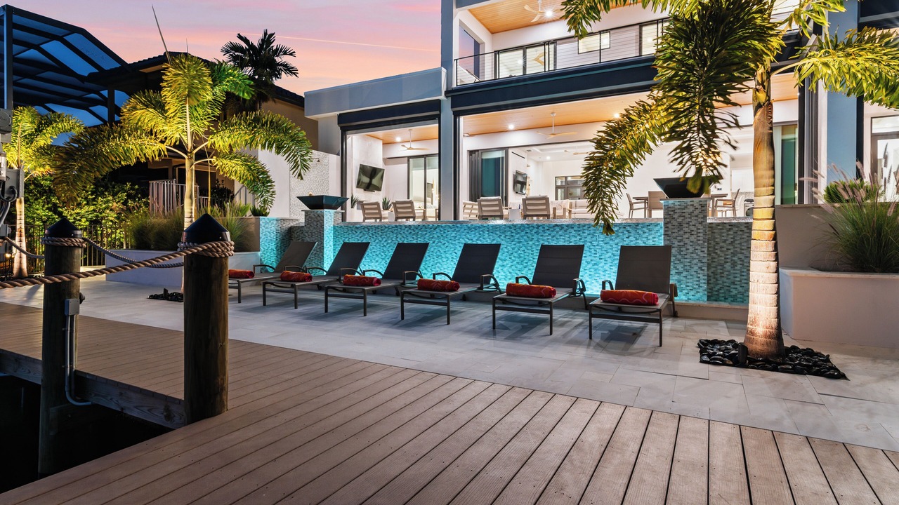 Photo of Patio Balcony in Yacht Club