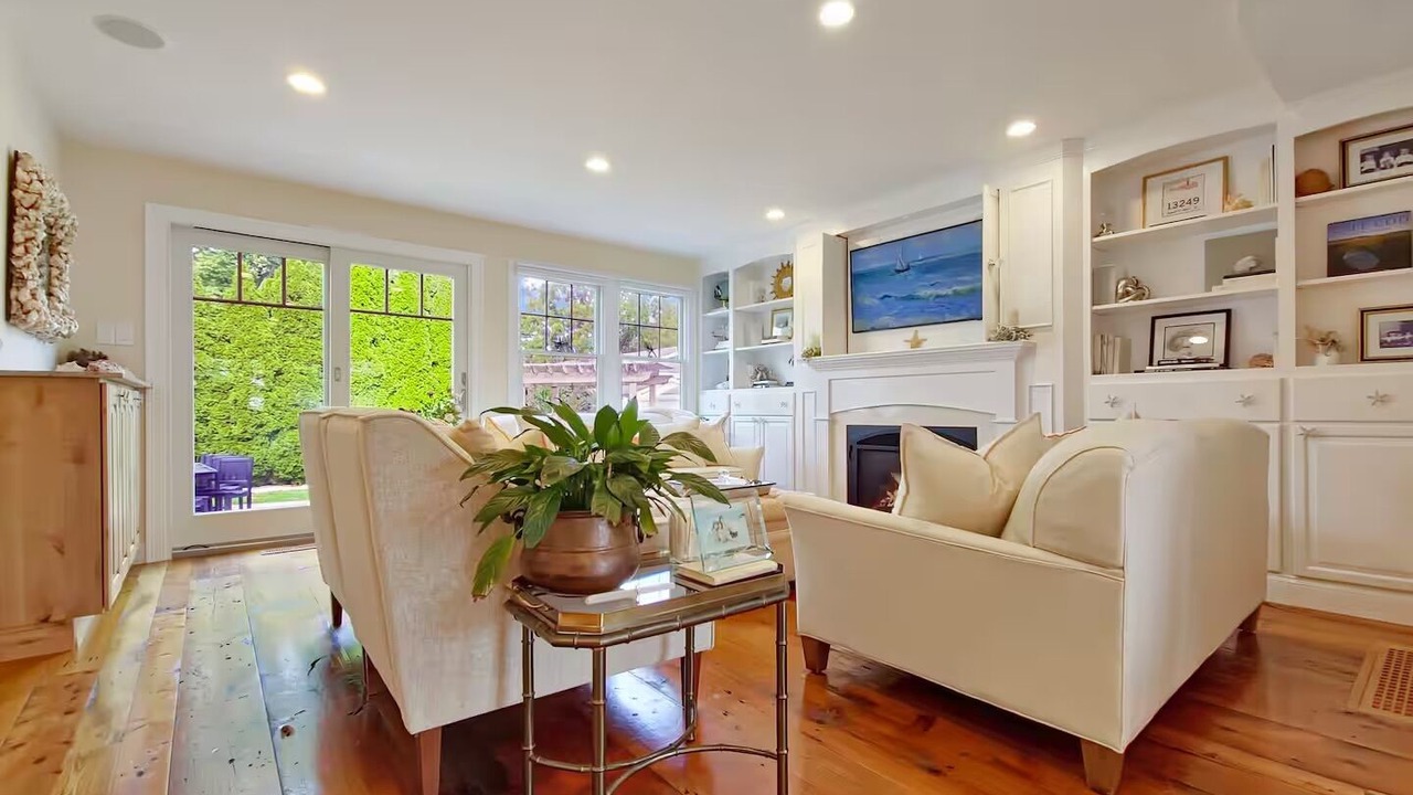 Photo of Livingroom in Mashpee