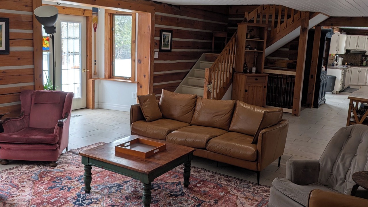 Photo of Livingroom in Manitoulin District