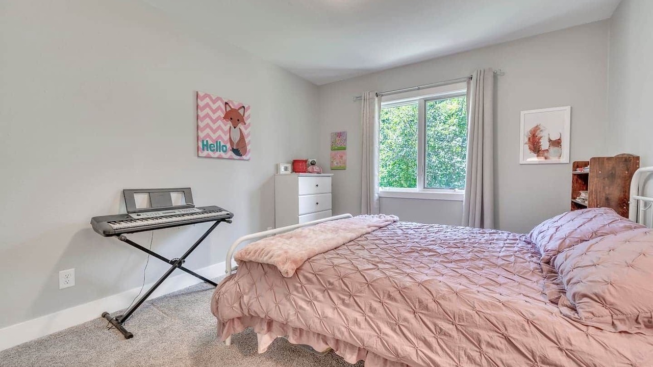 Photo of Bedroom in Spirit Lake