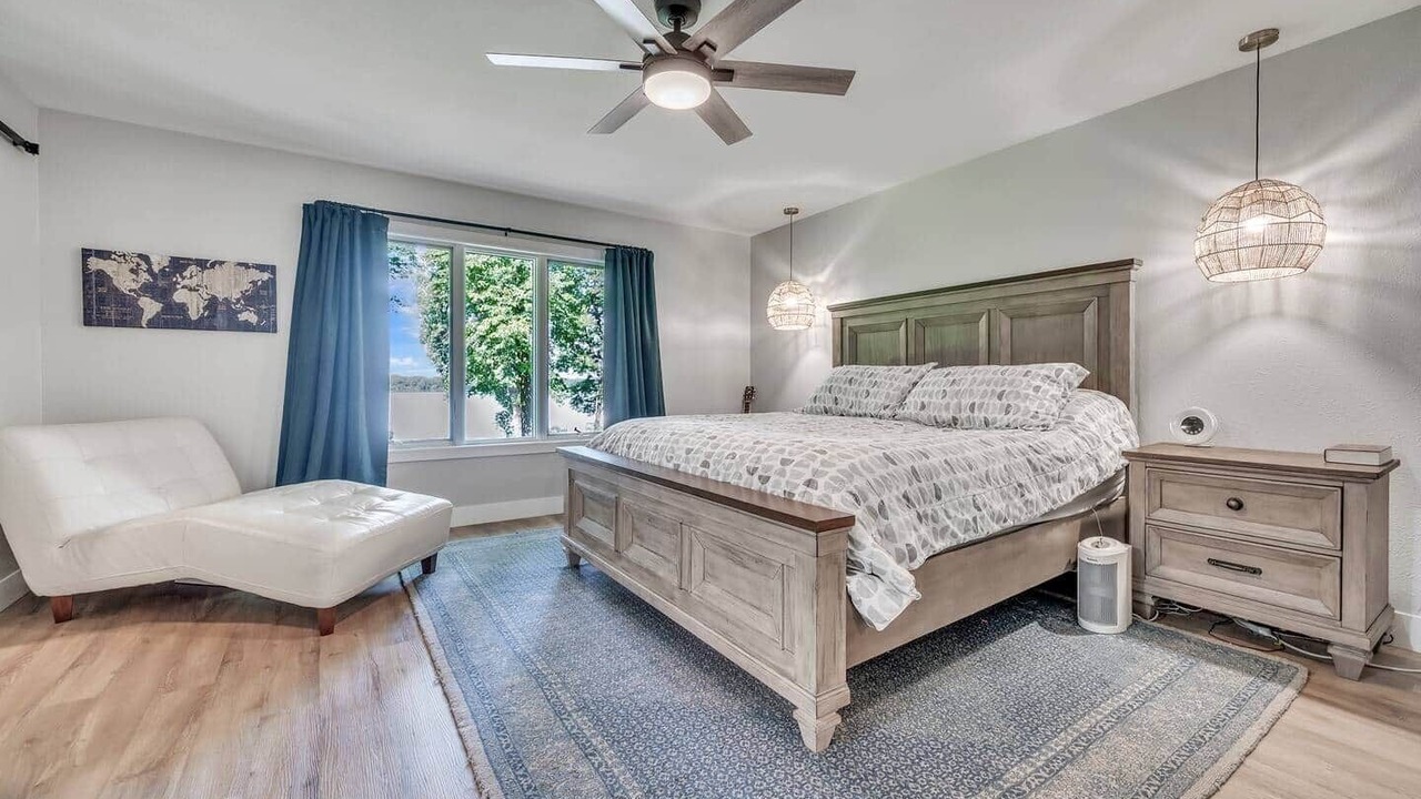 Photo of Bedroom in Spirit Lake