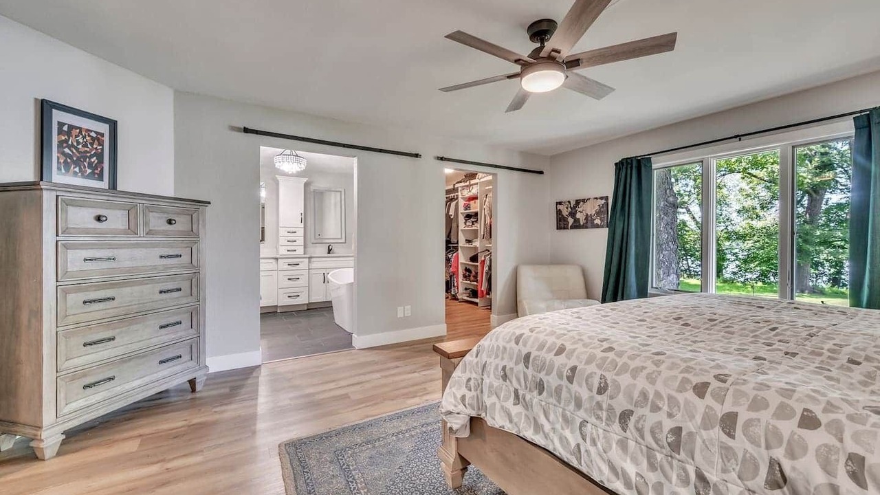 Photo of Bedroom in Spirit Lake