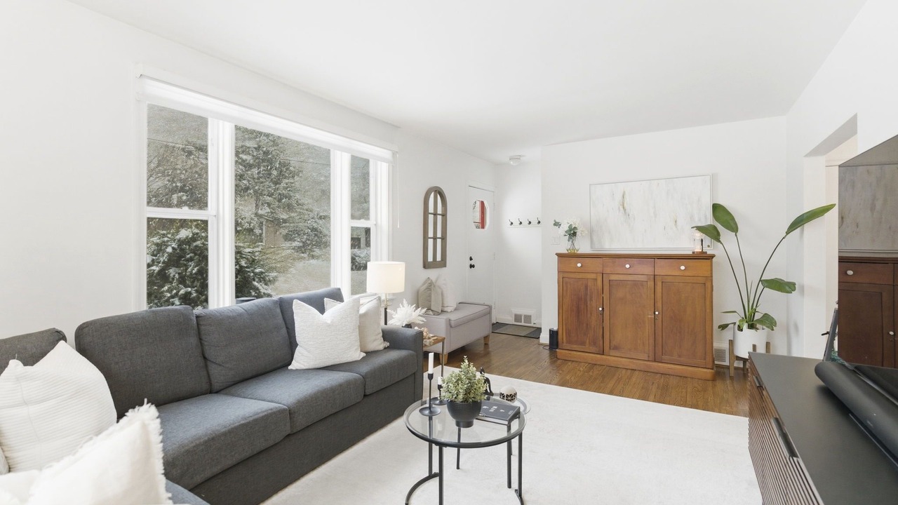 Photo of Livingroom in North York