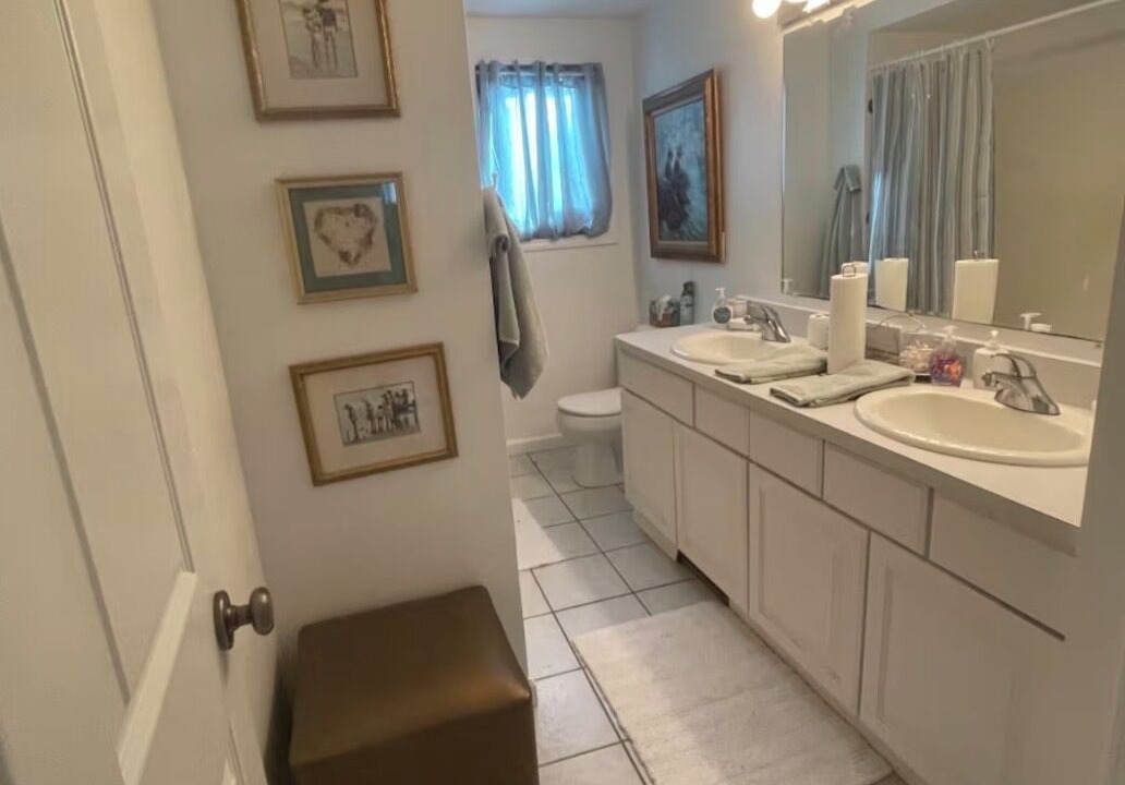 Photo of Bathroom in Linden
