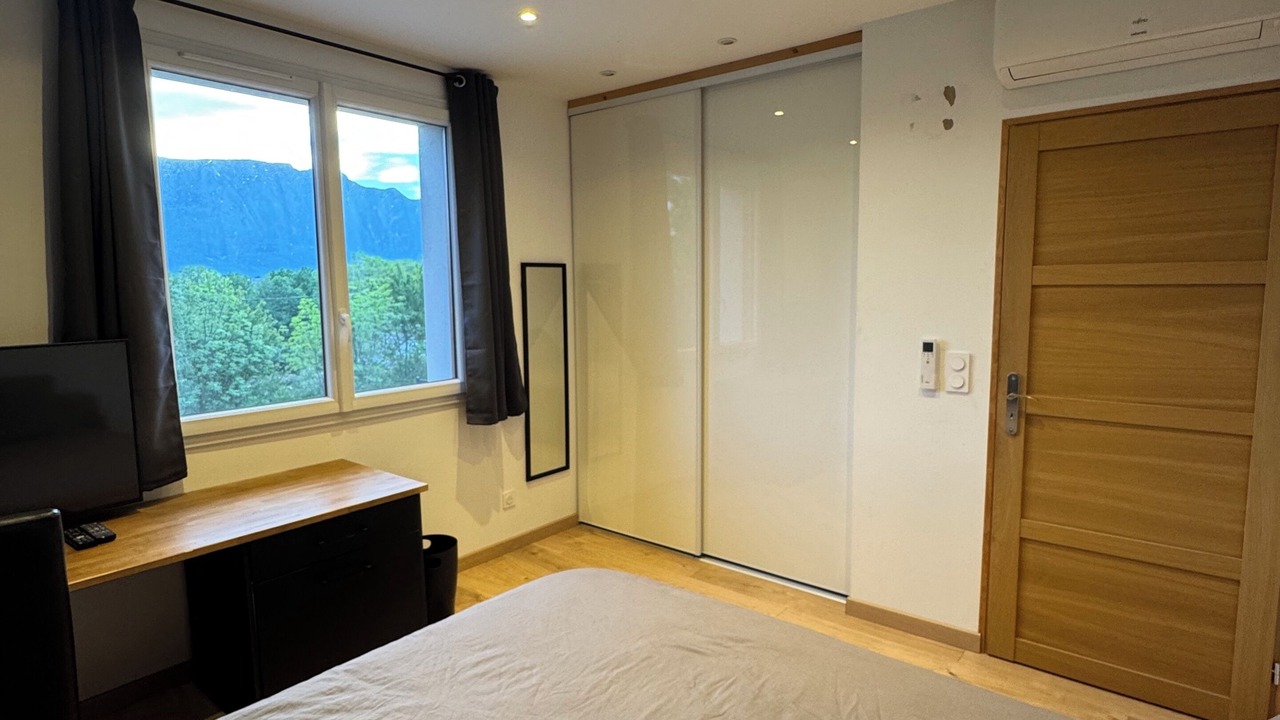 Photo of Bedroom in Drumettaz-Clarafond