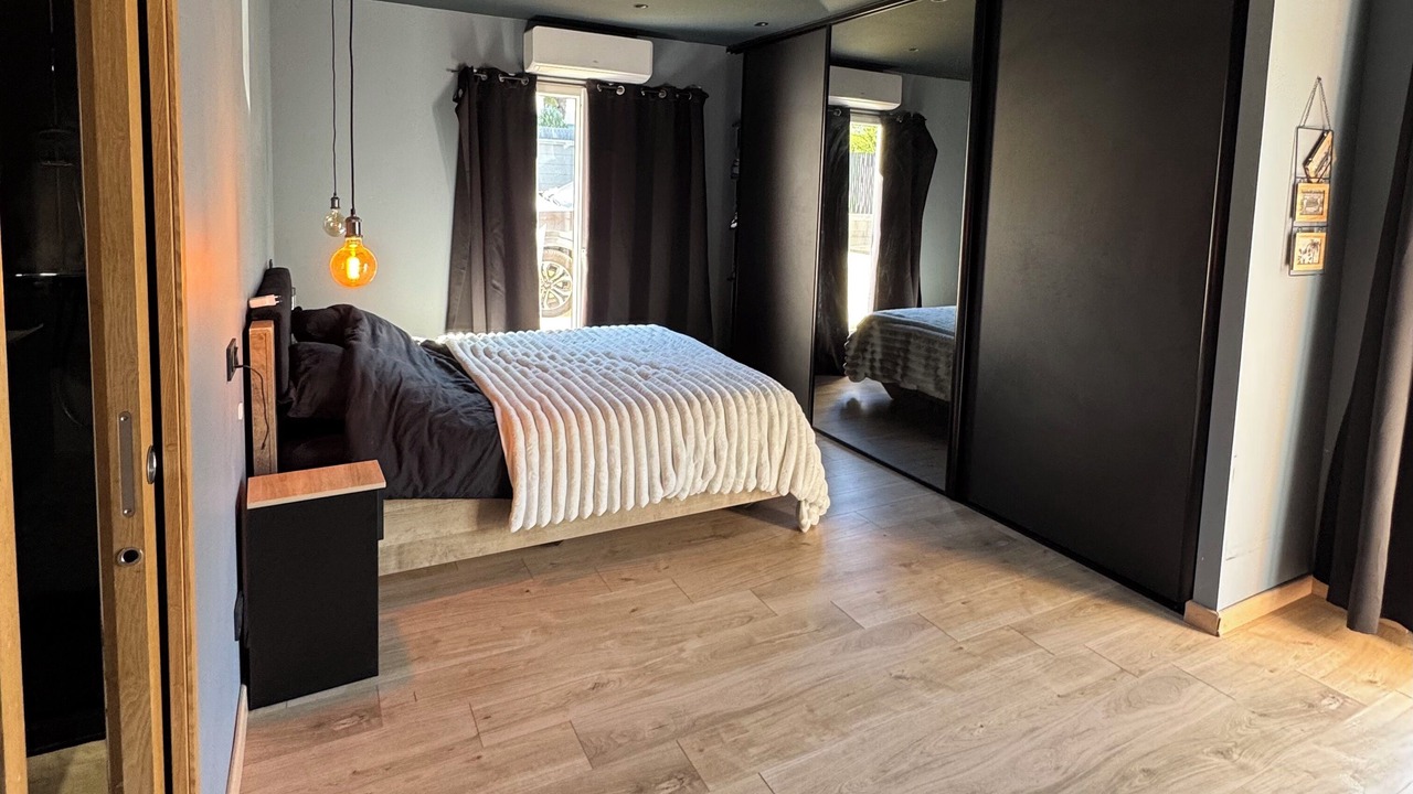 Photo of Bedroom in Drumettaz-Clarafond