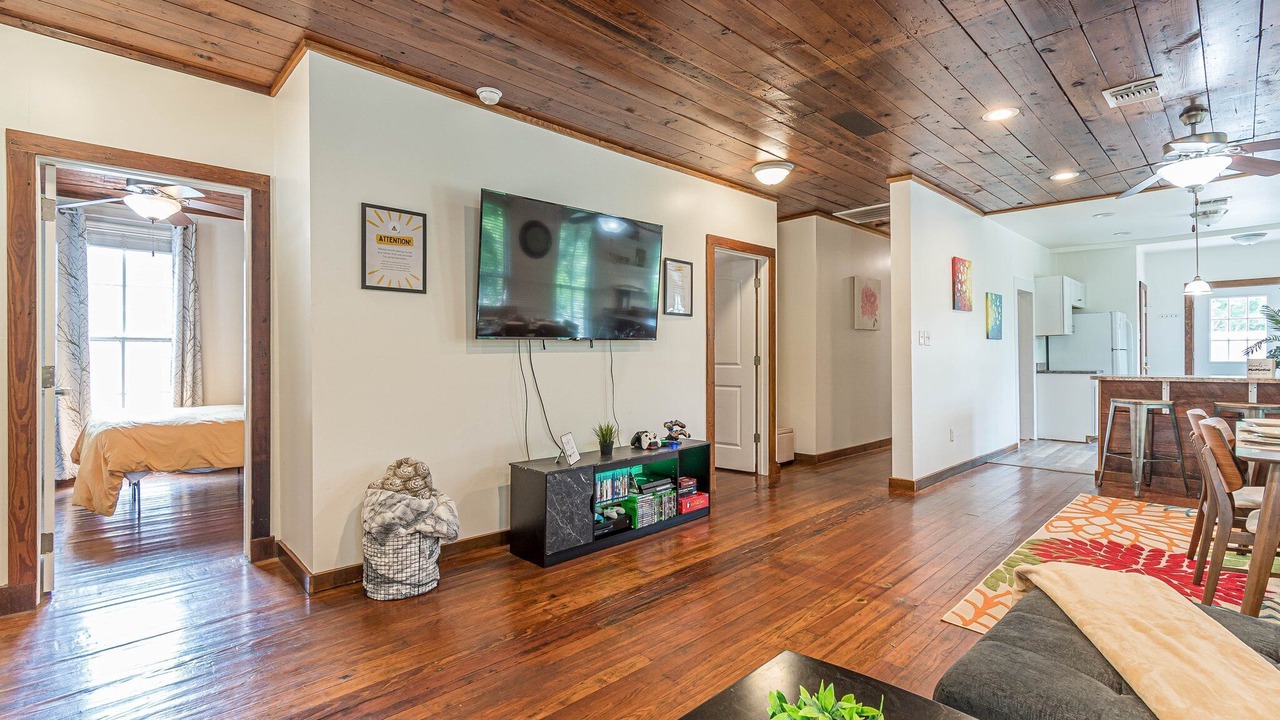 Photo of Livingroom in Mahncke Park