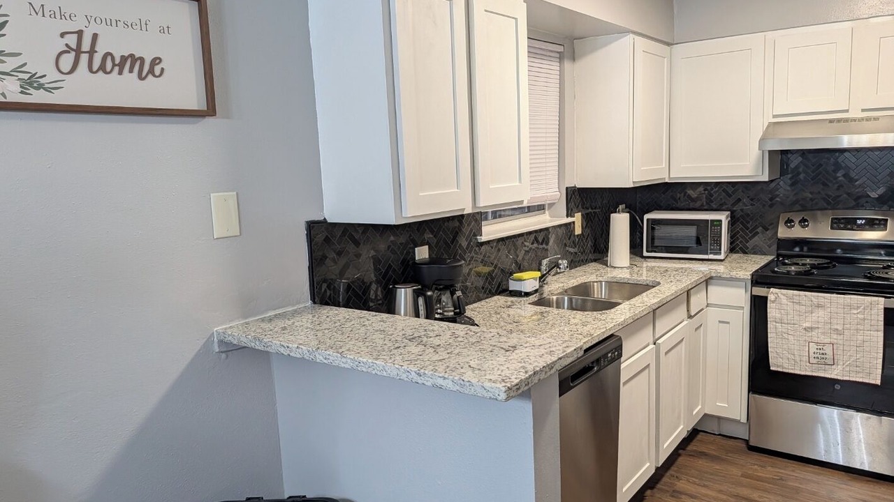 Photo of Kitchen in Northwest Los Angeles Heights