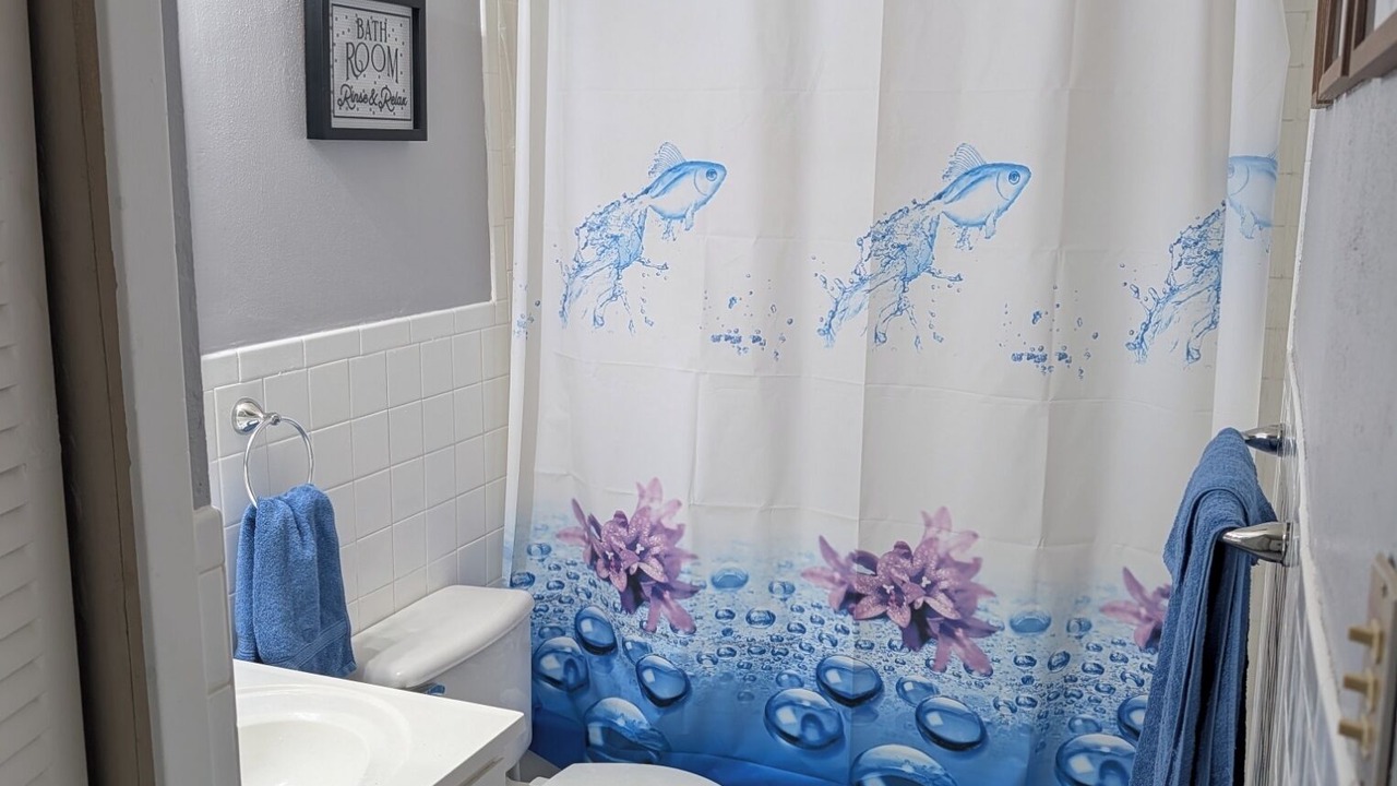 Photo of Bathroom in Northwest Los Angeles Heights