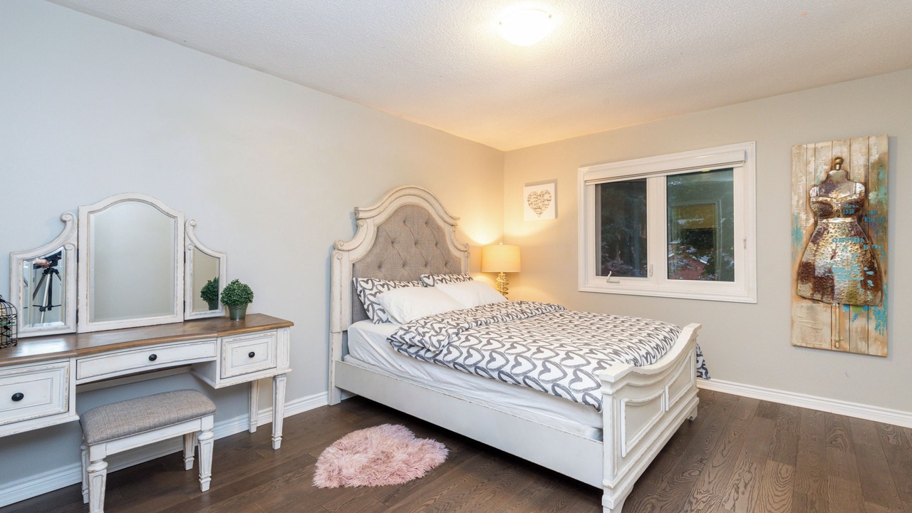 Photo of Bedroom in Erin Mills