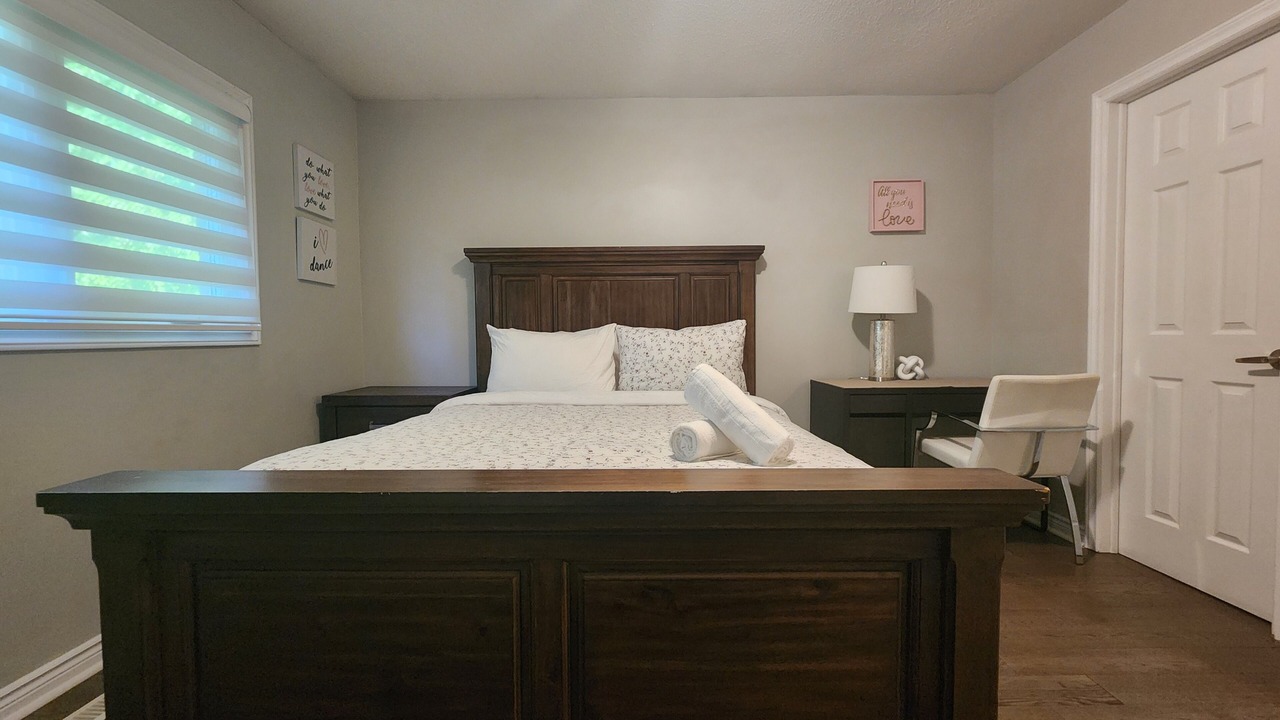 Photo of Bedroom in Erin Mills