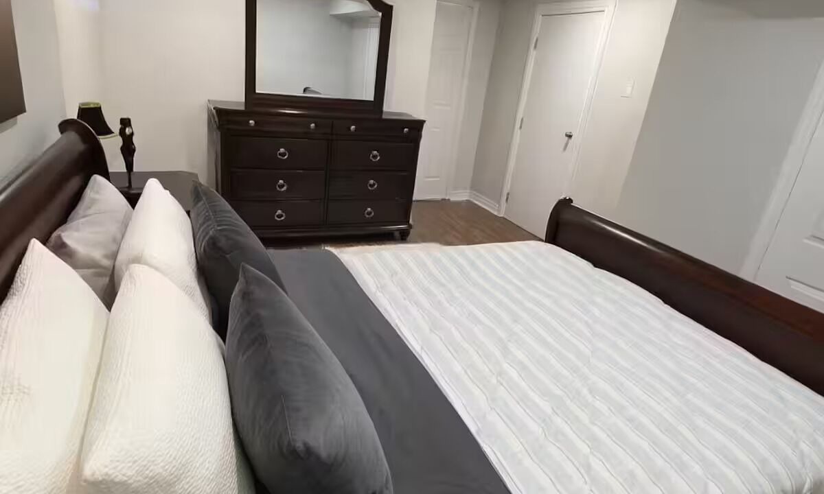 Photo of Bedroom in Richmond Hill