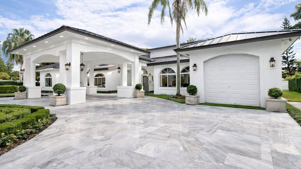 Photo of Outdoor in Tamiami