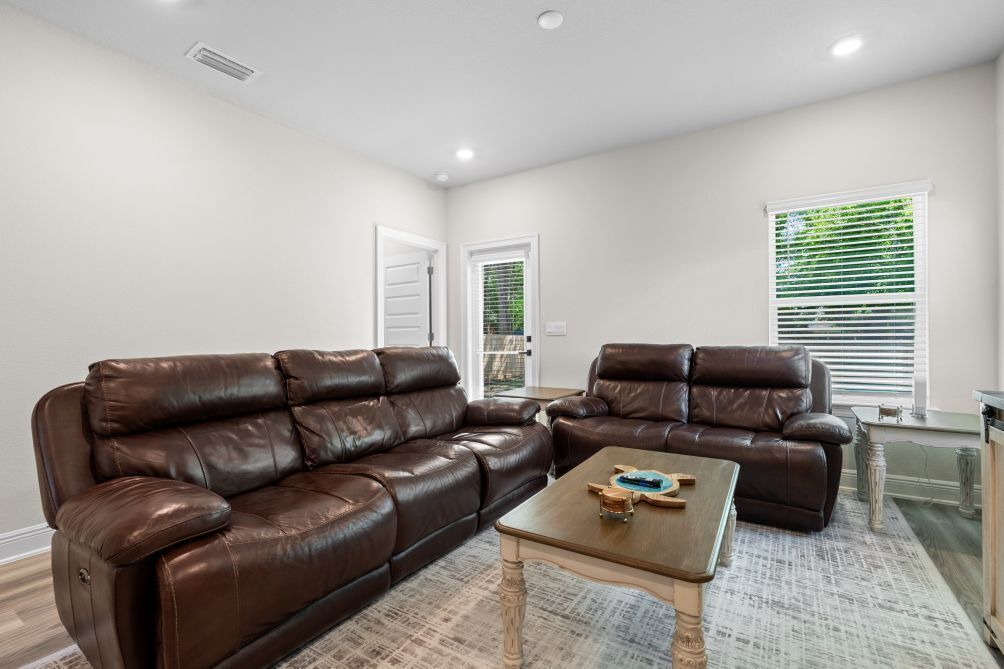 Photo of Livingroom in Foley