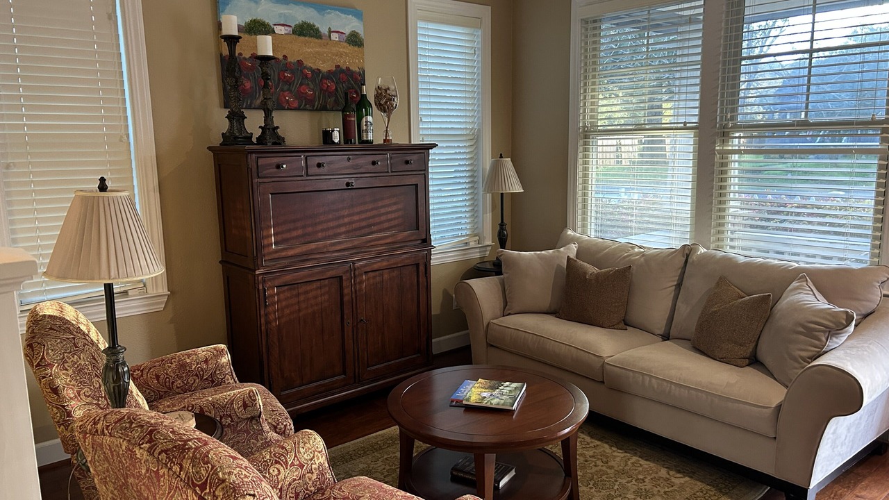 Photo of Livingroom in Yountville