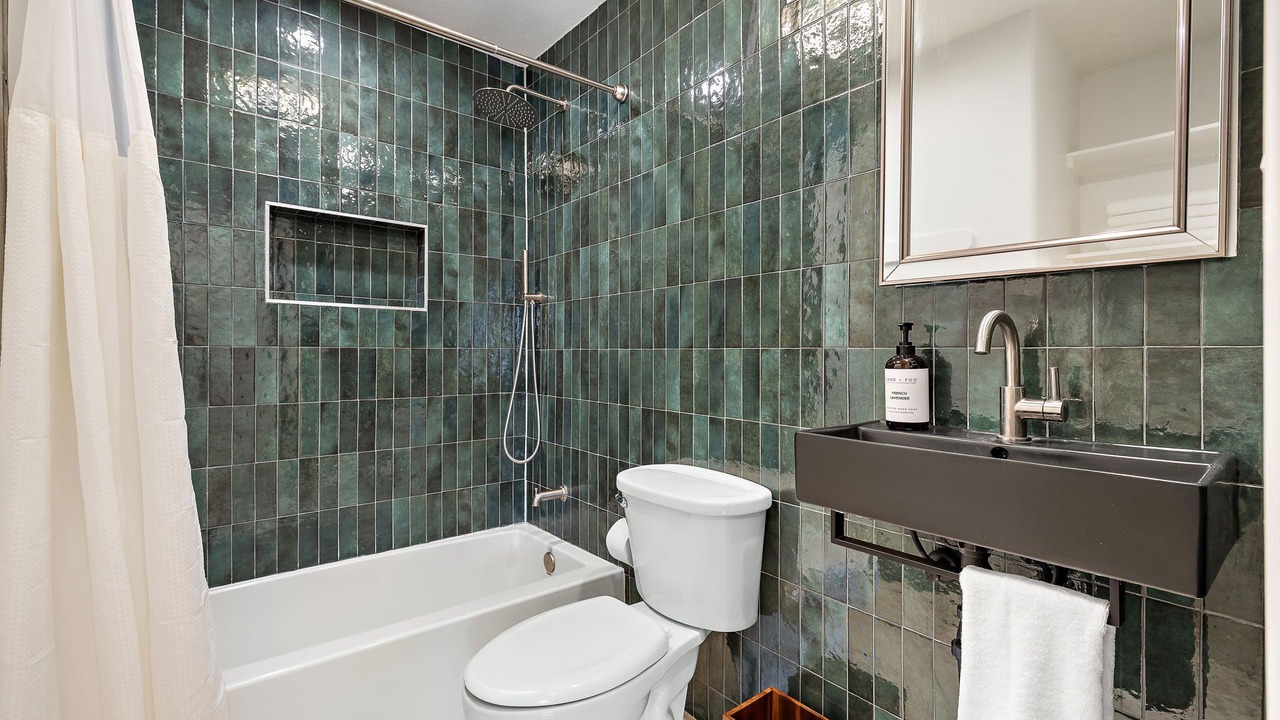 Photo of Bathroom in Montopolis