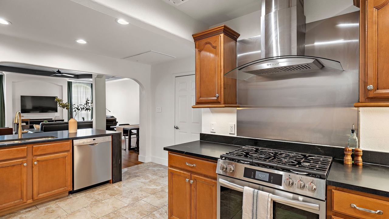 Photo of Kitchen in Montopolis