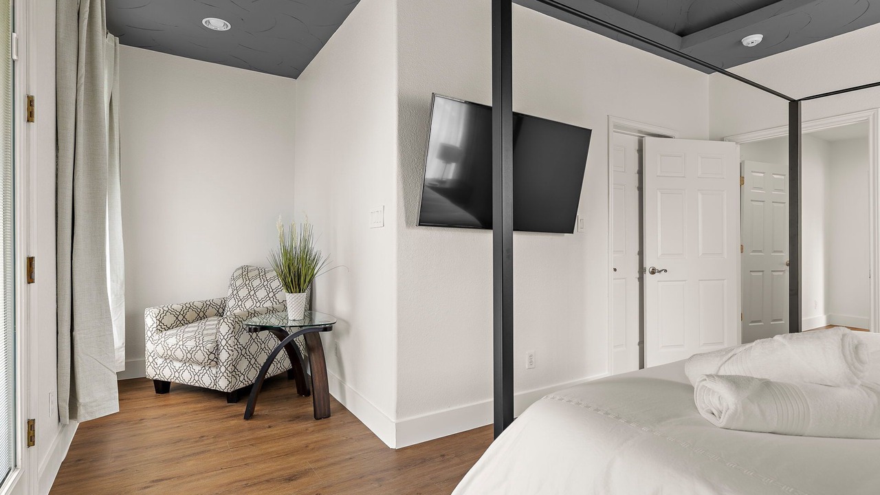 Photo of Bedroom in Montopolis