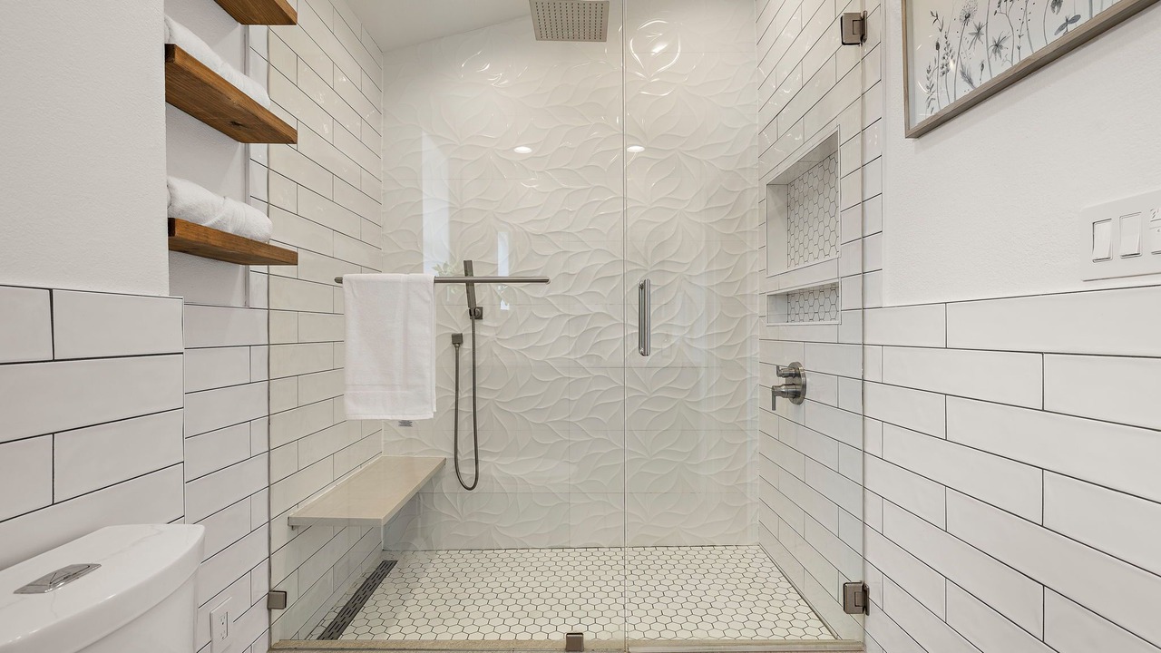 Photo of Bathroom in Montopolis