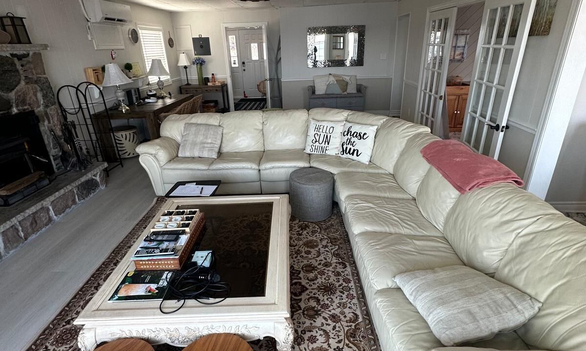 Photo of Livingroom in Kawartha Lakes