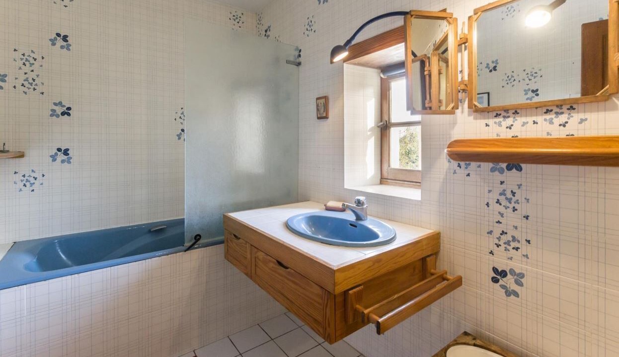 Photo of Bathroom in Mathieu