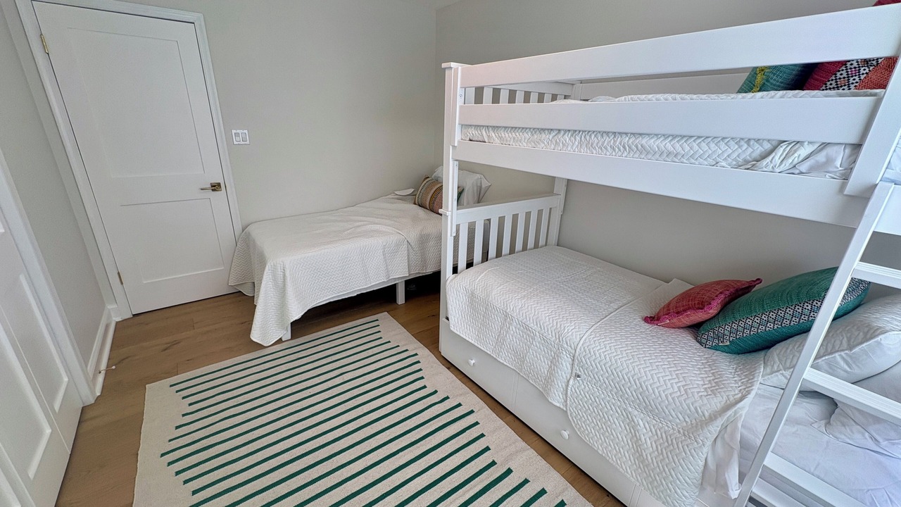 Photo of Bedroom in Avalon