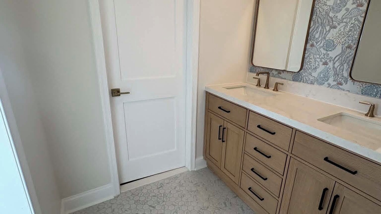 Photo of Bathroom in Avalon
