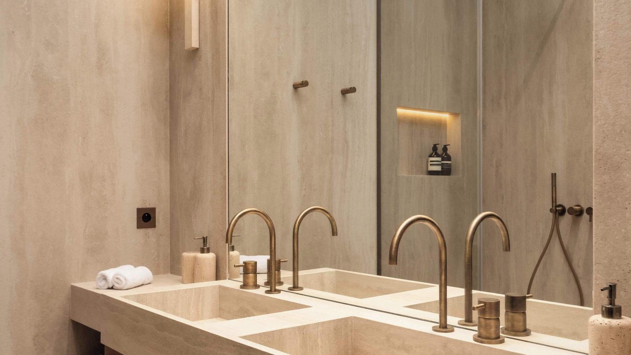 Photo of Bathroom in 3rd Arrondissement