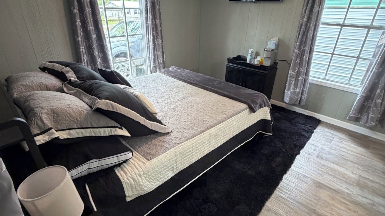 Photo of Bedroom in Bronson