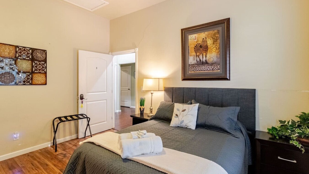 Photo of Bedroom in Five Points