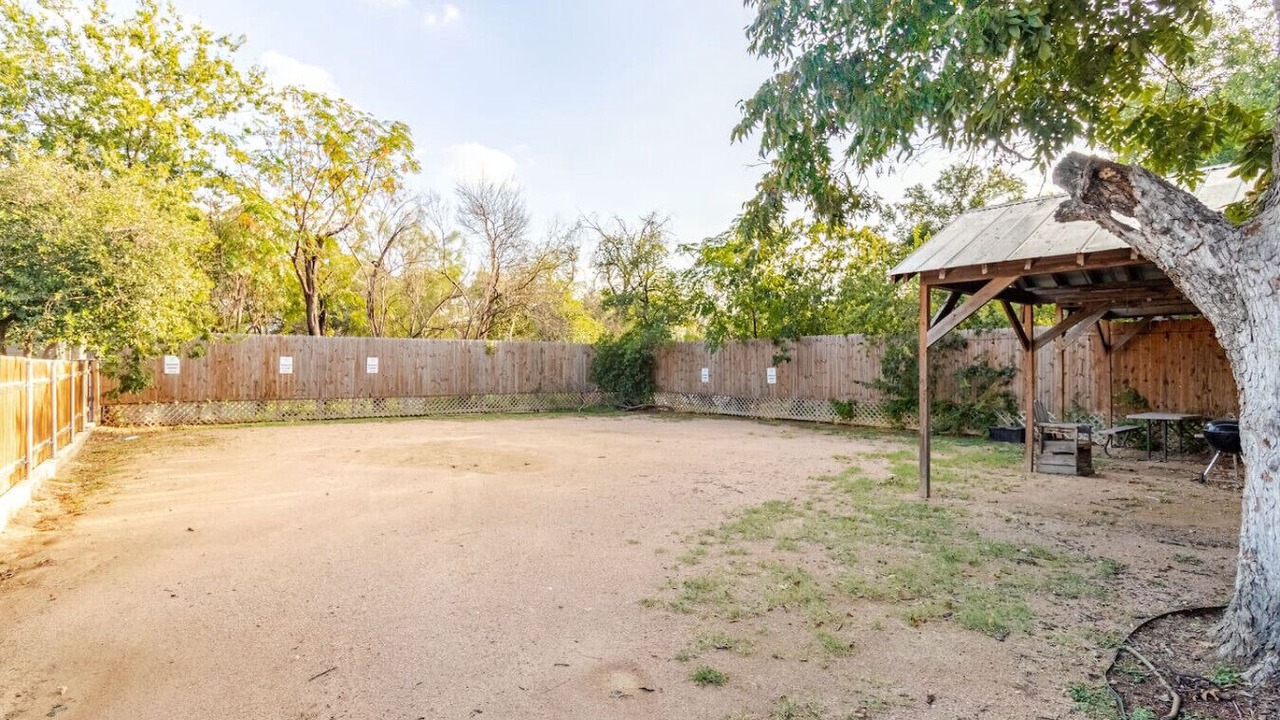 Photo of Outdoor in Five Points
