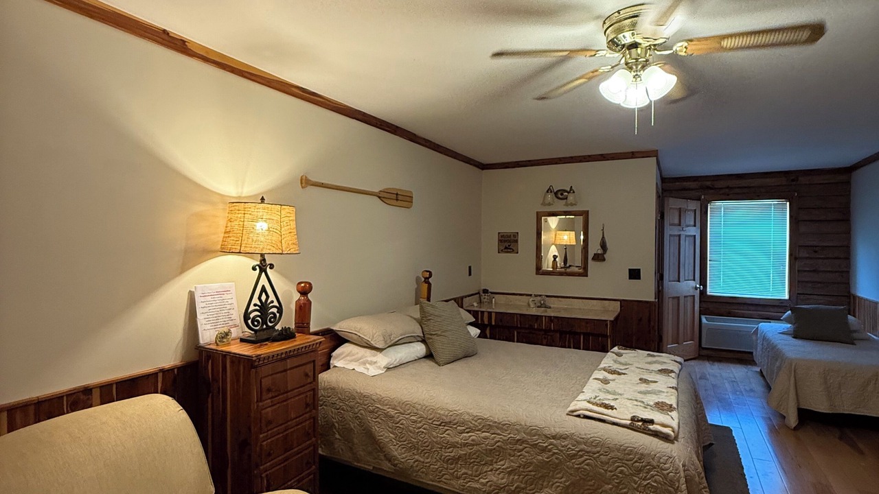 Photo of Bedroom in Eminence