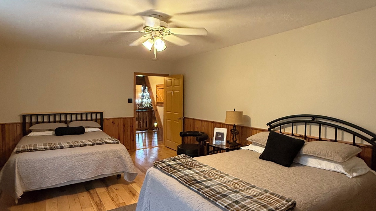 Photo of Bedroom in Eminence
