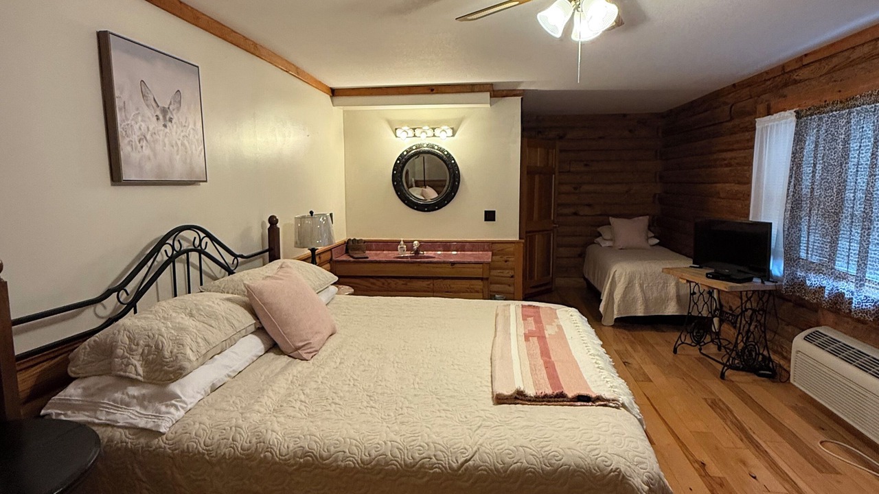 Photo of Bedroom in Eminence