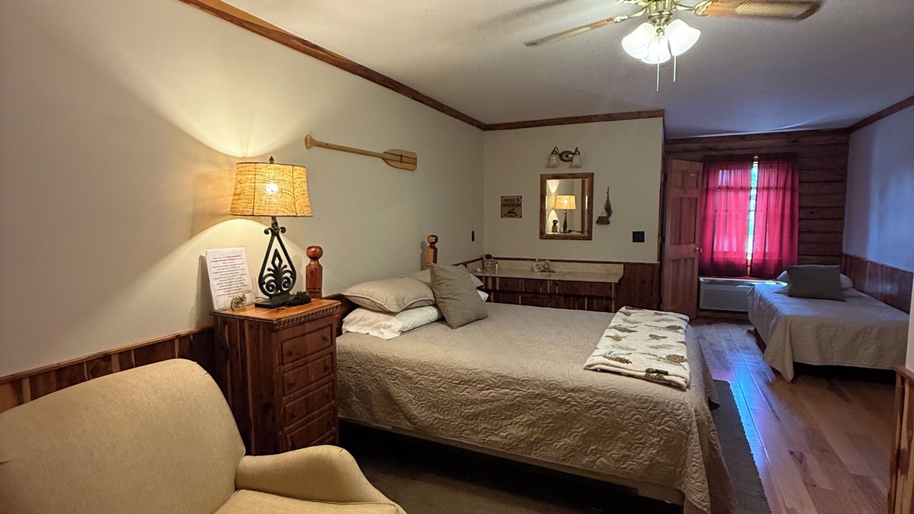 Photo of Bedroom in Eminence
