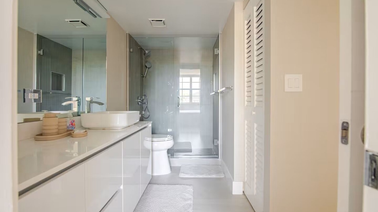 Photo of Bathroom in Aventura