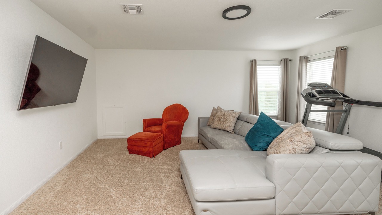 Photo of Livingroom in Briarcreek
