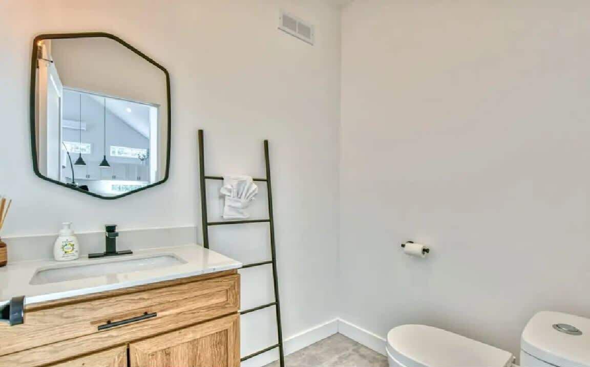 Photo of Bathroom in Argenteuil Regional County Municipality