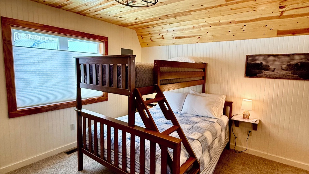 Photo of Bedroom in Harbor Springs