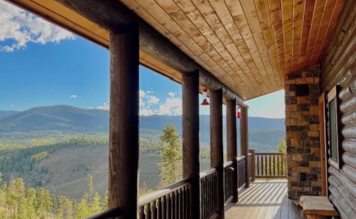 Photo of Patio Balcony in Granby