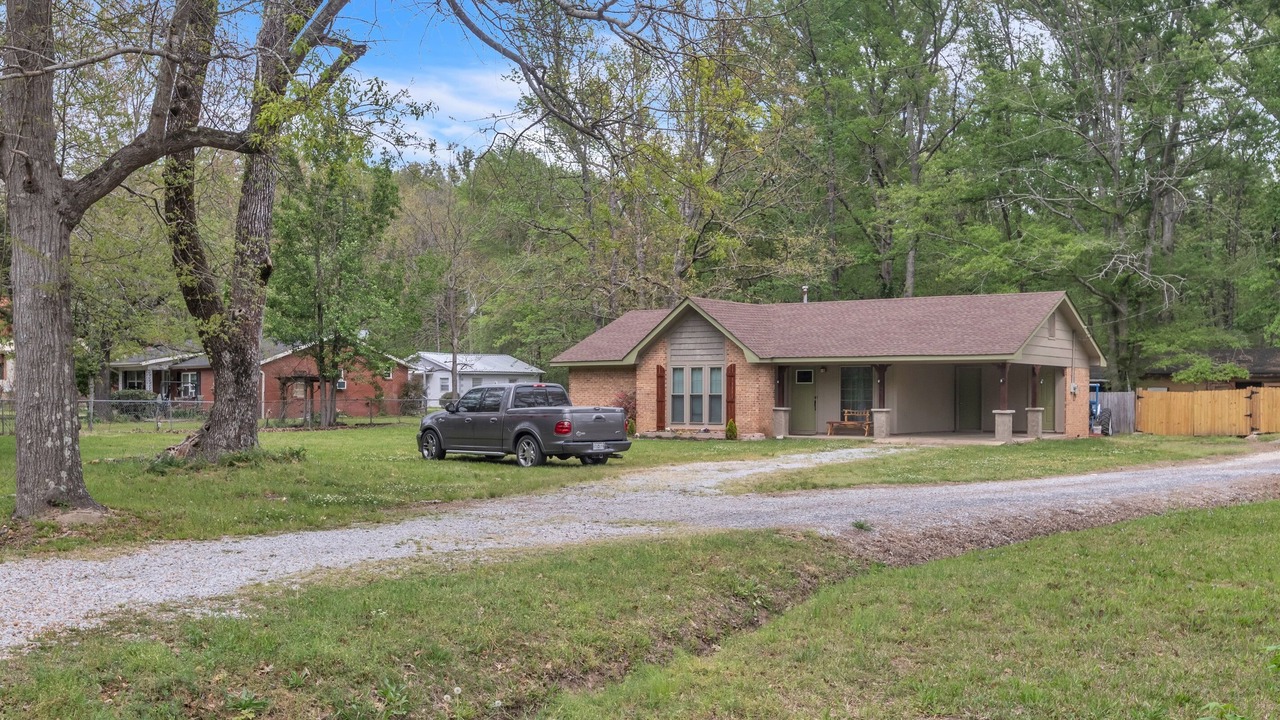 Photo of Outdoor in Starkville