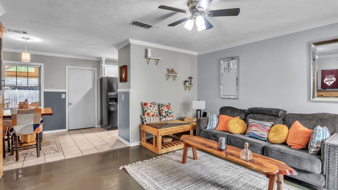Photo of Livingroom in Starkville