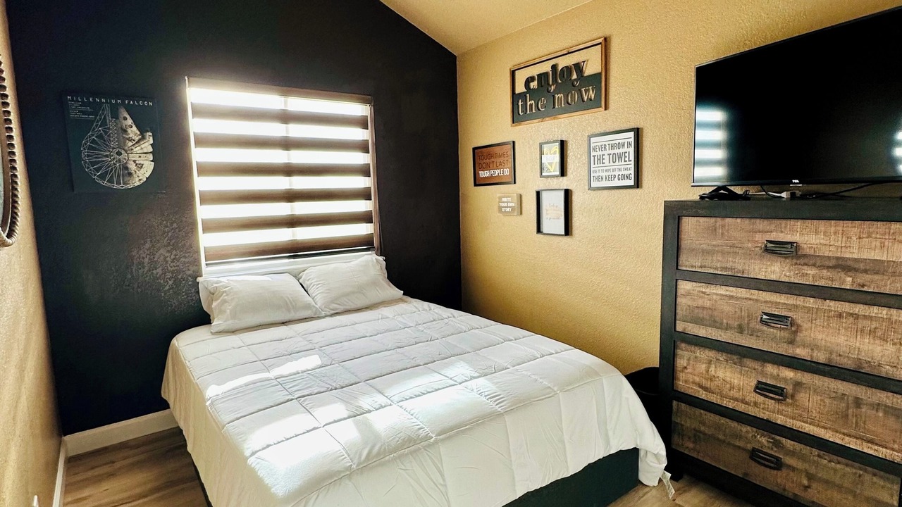 Photo of Bedroom in Biggs Field