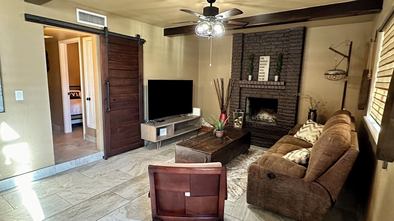 Photo of Livingroom in Biggs Field