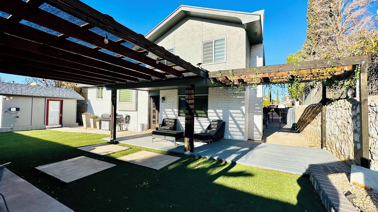 Photo of Patio Balcony in Biggs Field