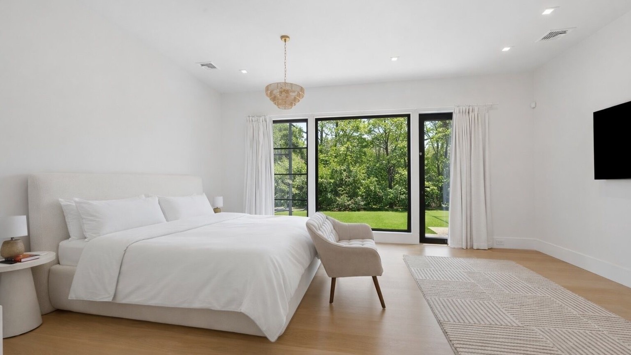 Photo of Bedroom in Noyack