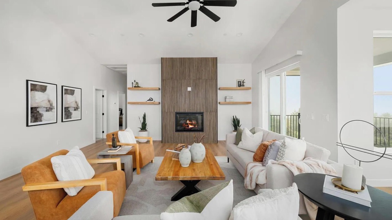Photo of Livingroom in North Auburn