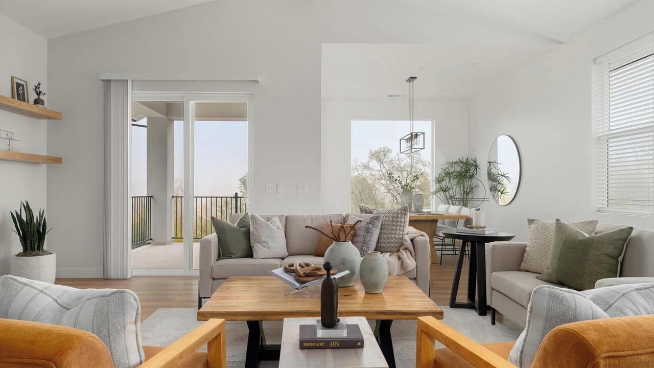 Photo of Livingroom in North Auburn