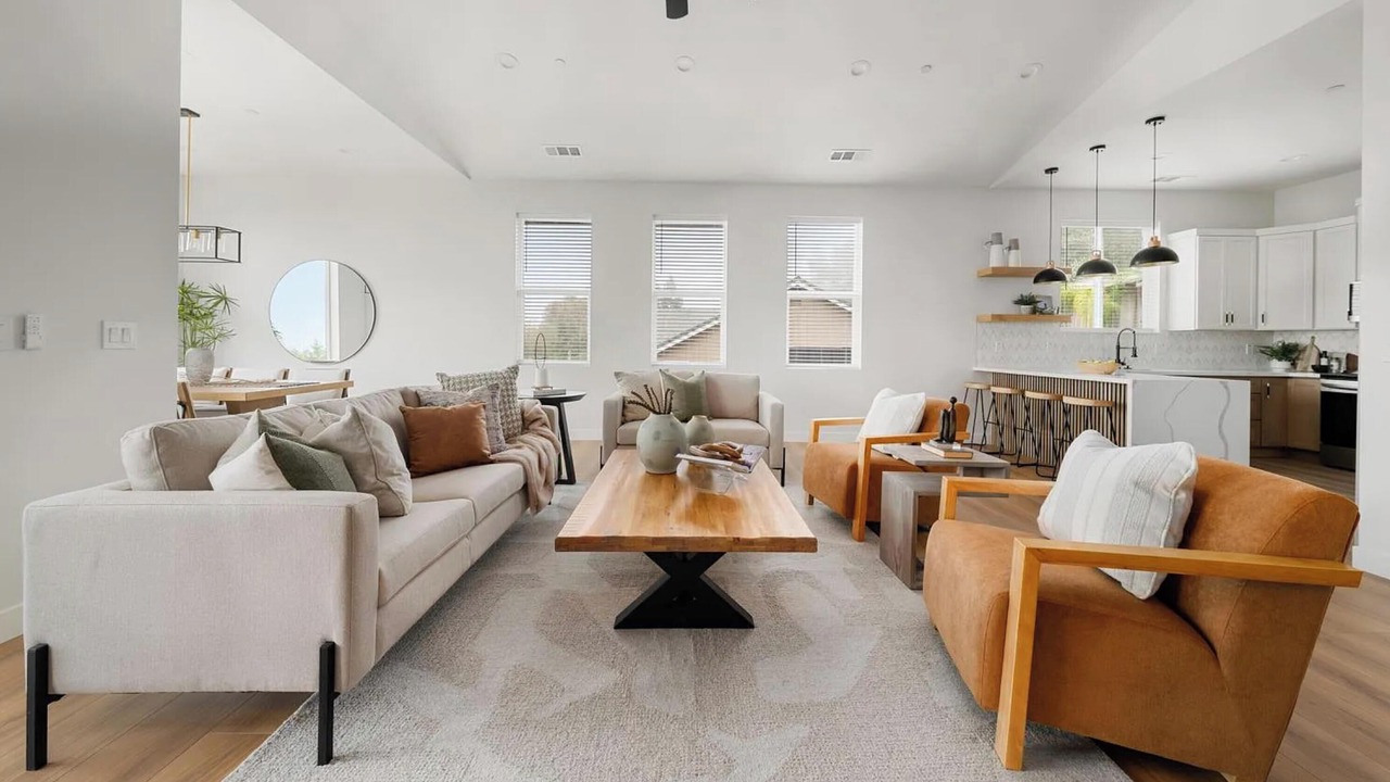 Photo of Livingroom in North Auburn